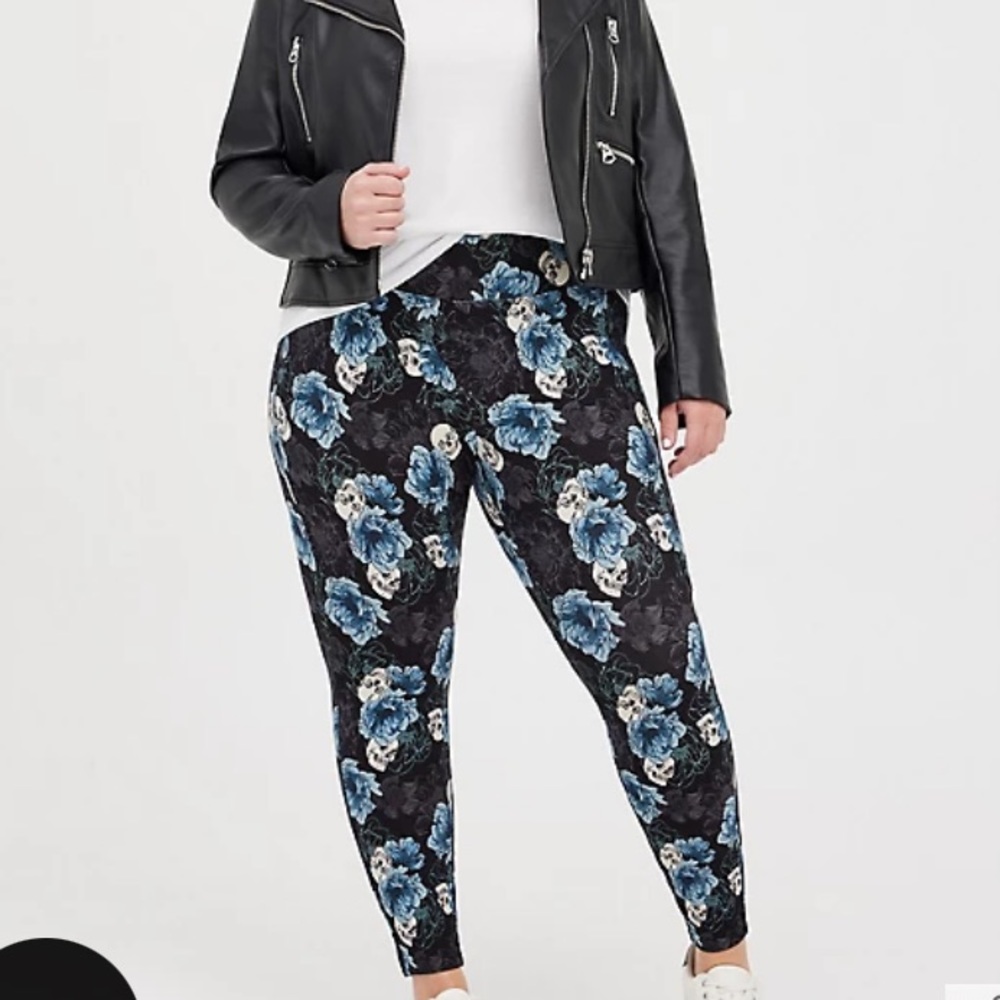 Torrid skull floral slim pixie pants 3X